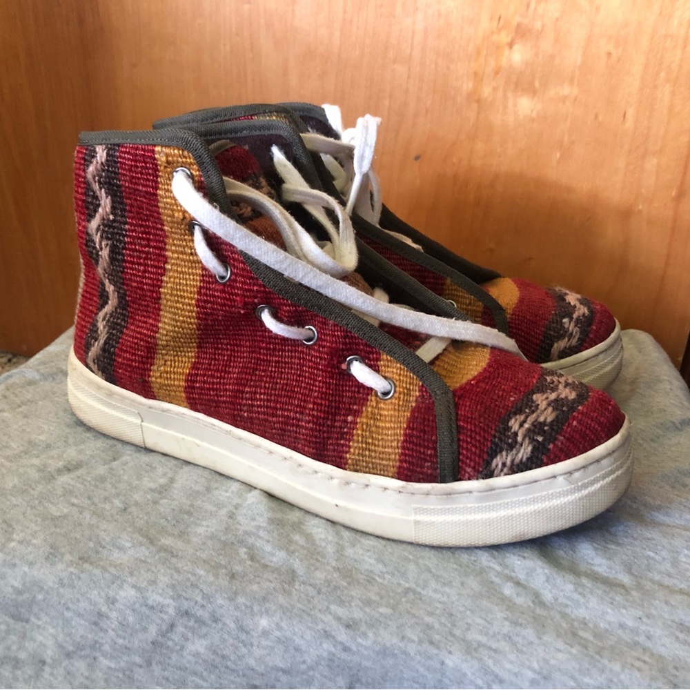 Wool high top shoe